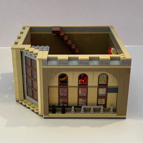 LEGO Creator Palace Cinema (10232) Modular Set with Black Limo *RETIRED* - Picture 11 of 16